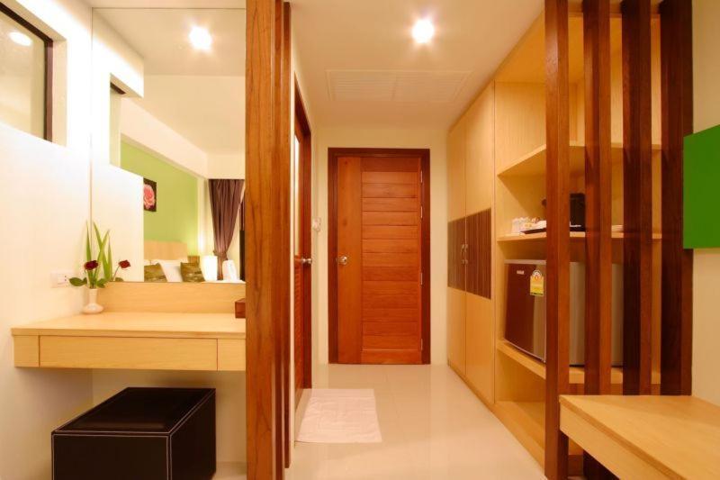 Kalim Beach Place Patong Экстерьер фото