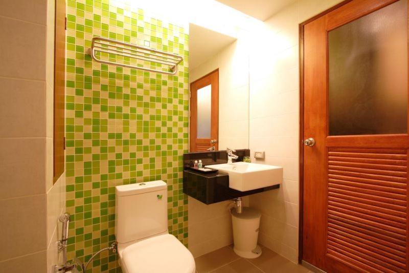 Kalim Beach Place Patong Экстерьер фото